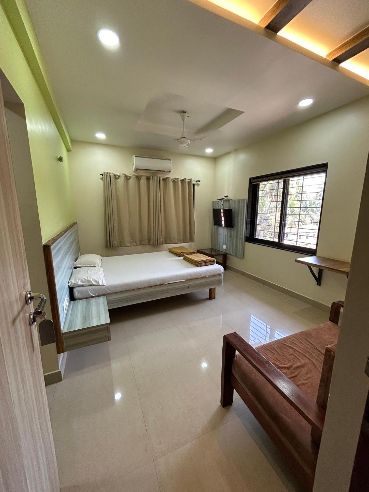 Hotel Aaba'S Gomantak Sawantwadi Exteriör bild