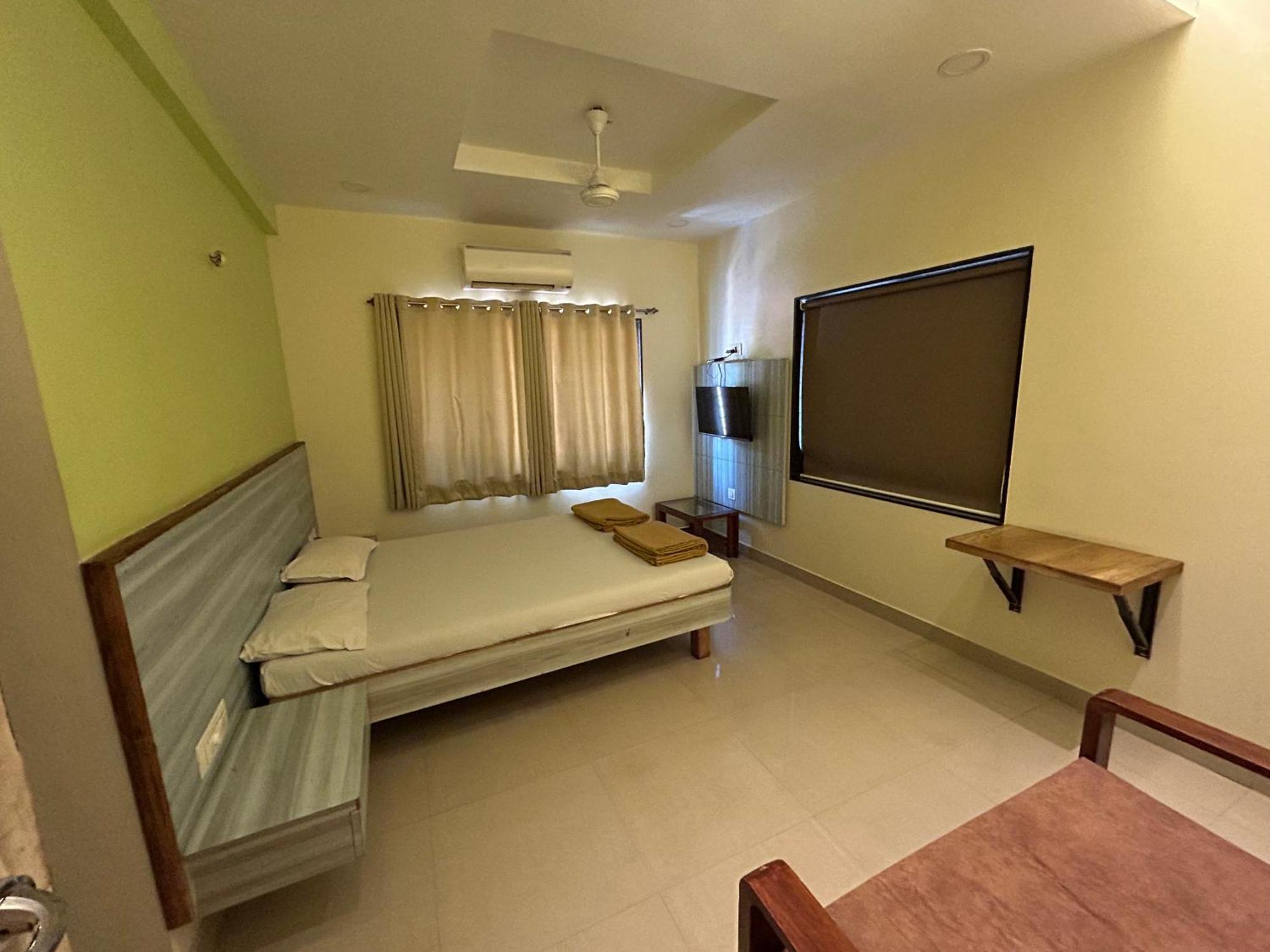 Hotel Aaba'S Gomantak Sawantwadi Exteriör bild