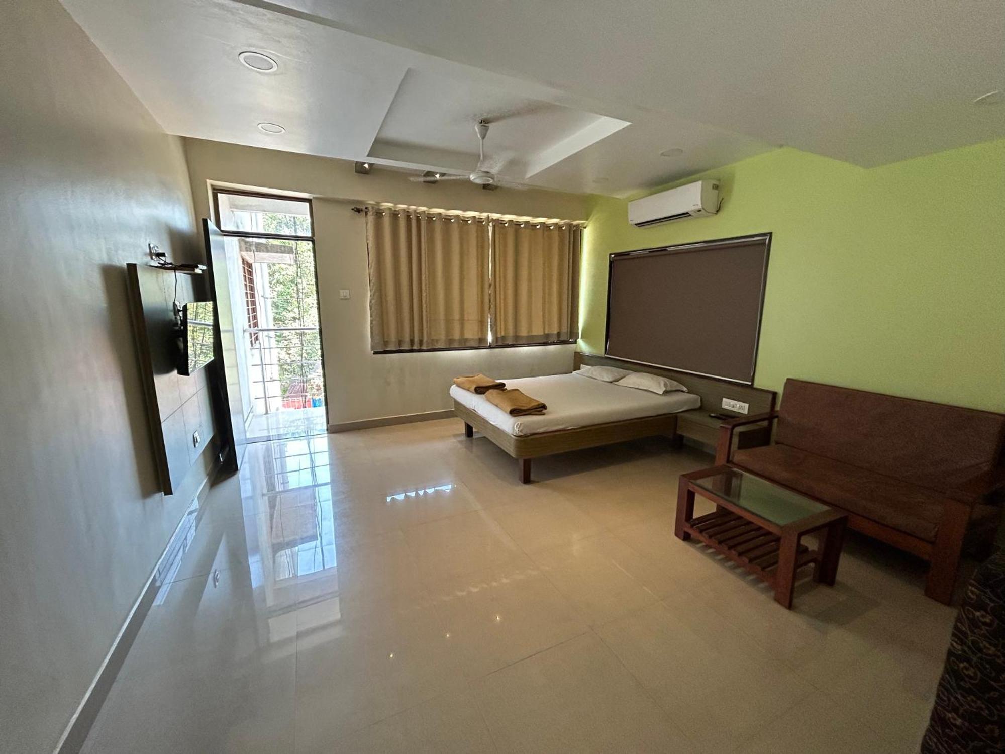 Hotel Aaba'S Gomantak Sawantwadi Exteriör bild